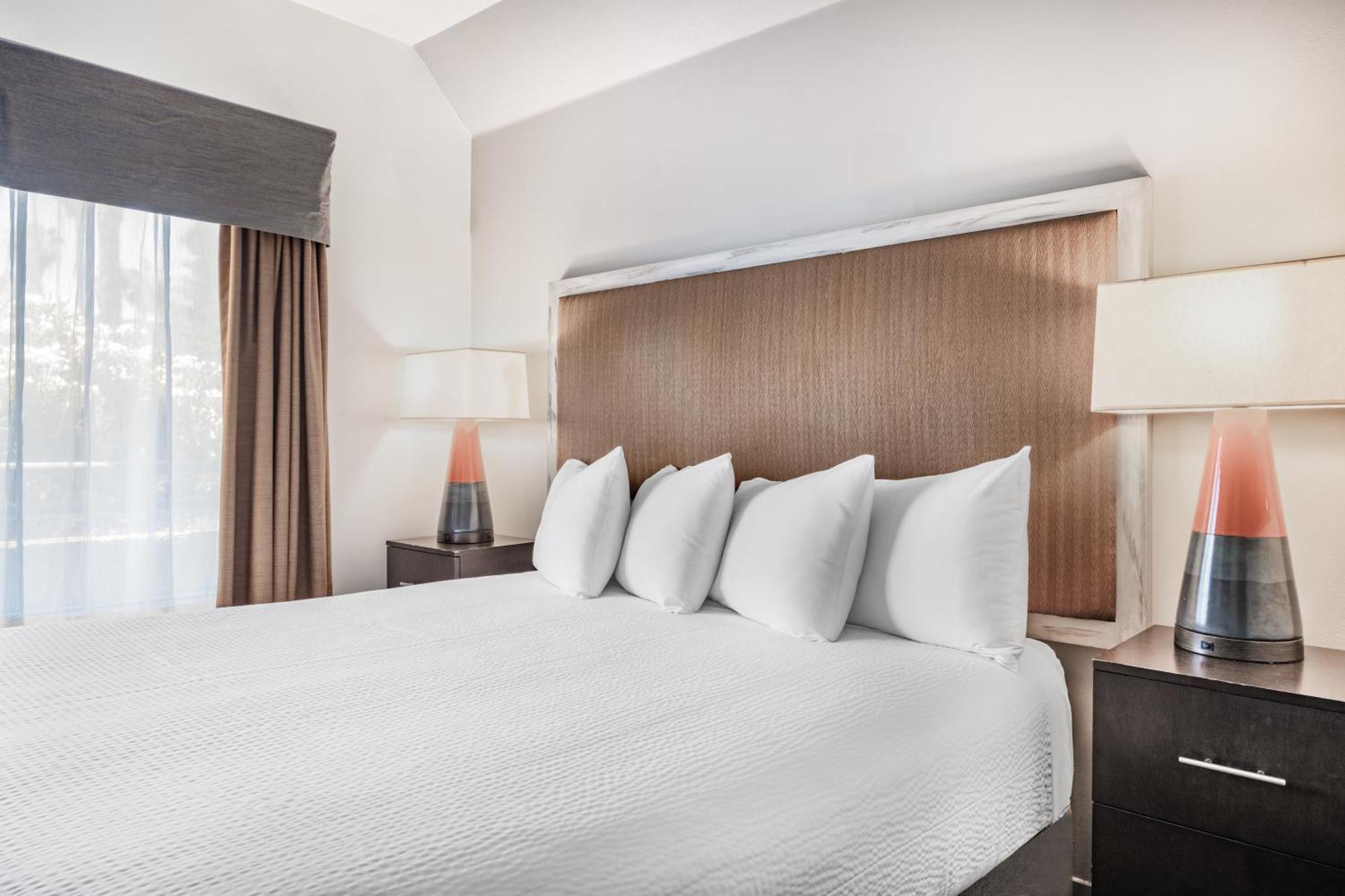 Ramada By Wyndham Bakersfield Otel Dış mekan fotoğraf