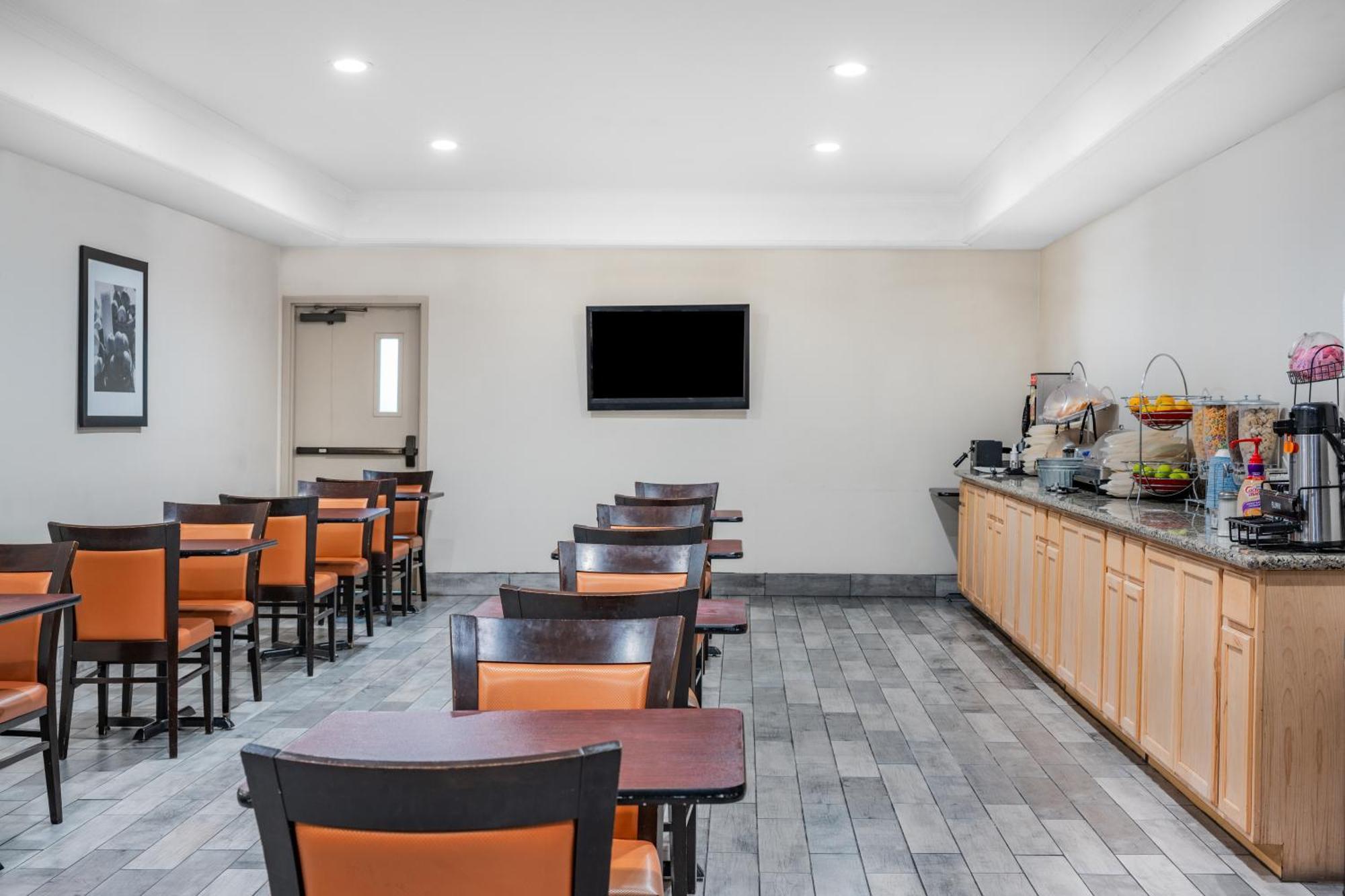Ramada By Wyndham Bakersfield Otel Dış mekan fotoğraf