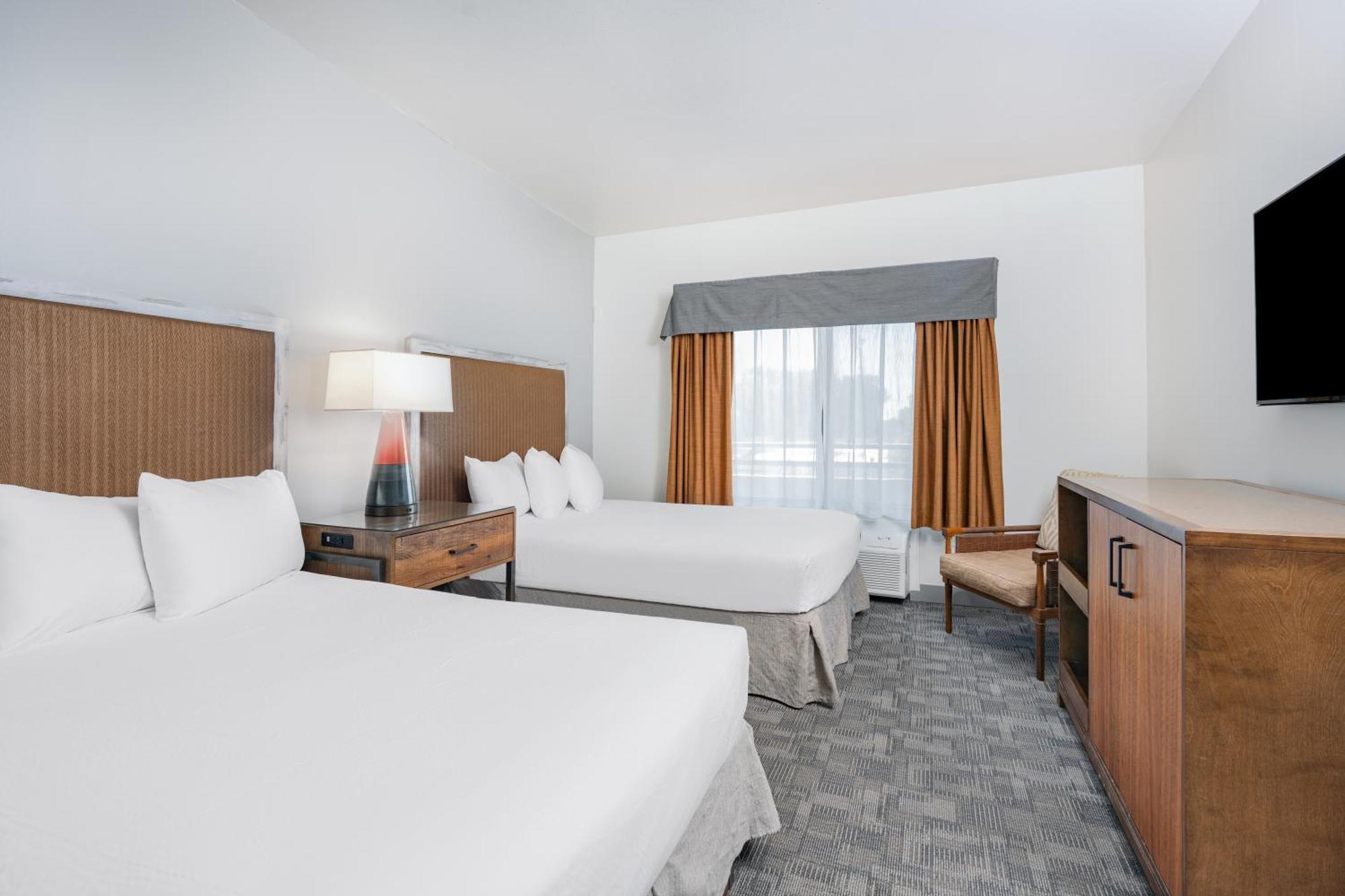 Ramada By Wyndham Bakersfield Otel Dış mekan fotoğraf