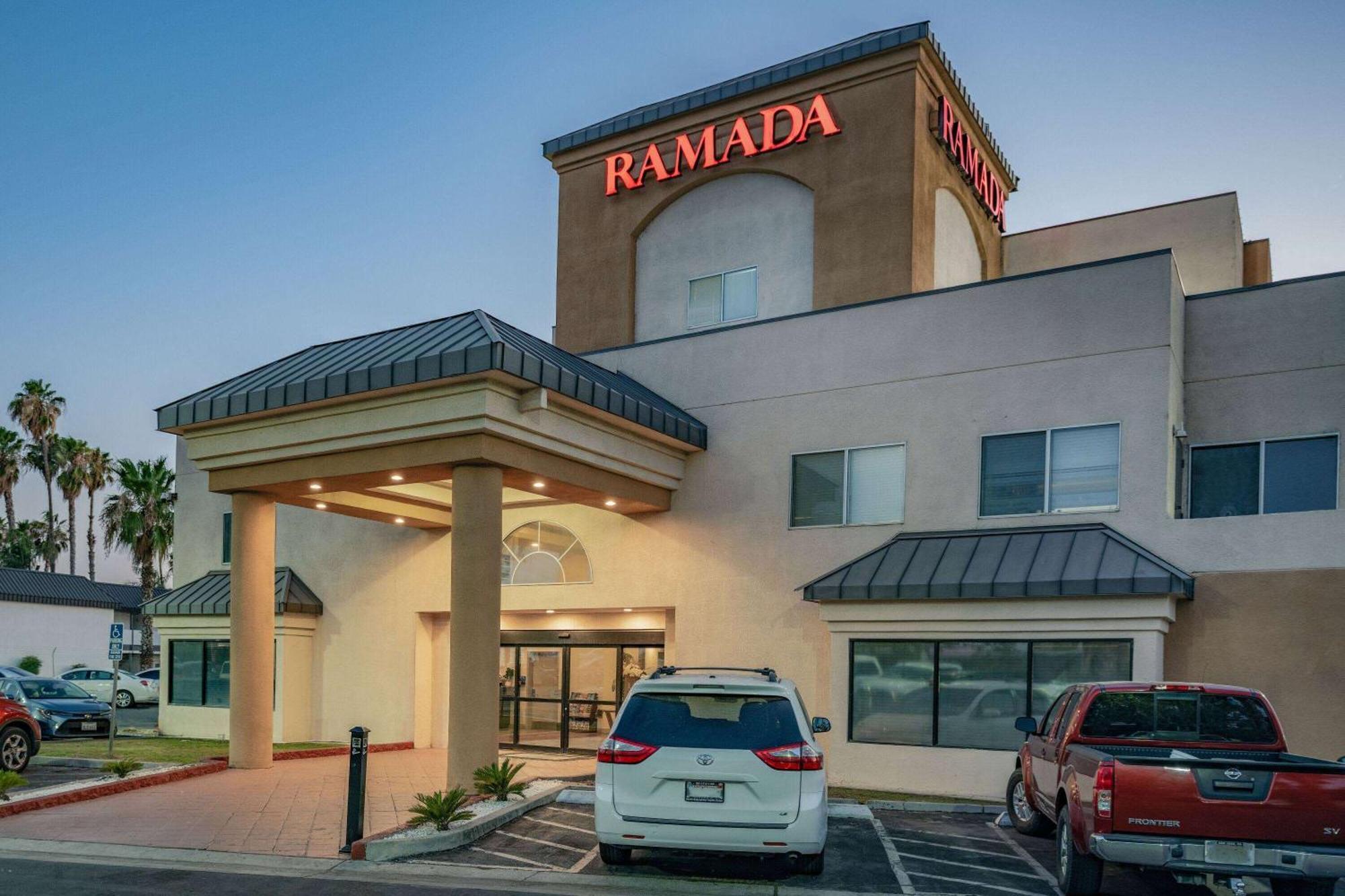 Ramada By Wyndham Bakersfield Otel Dış mekan fotoğraf