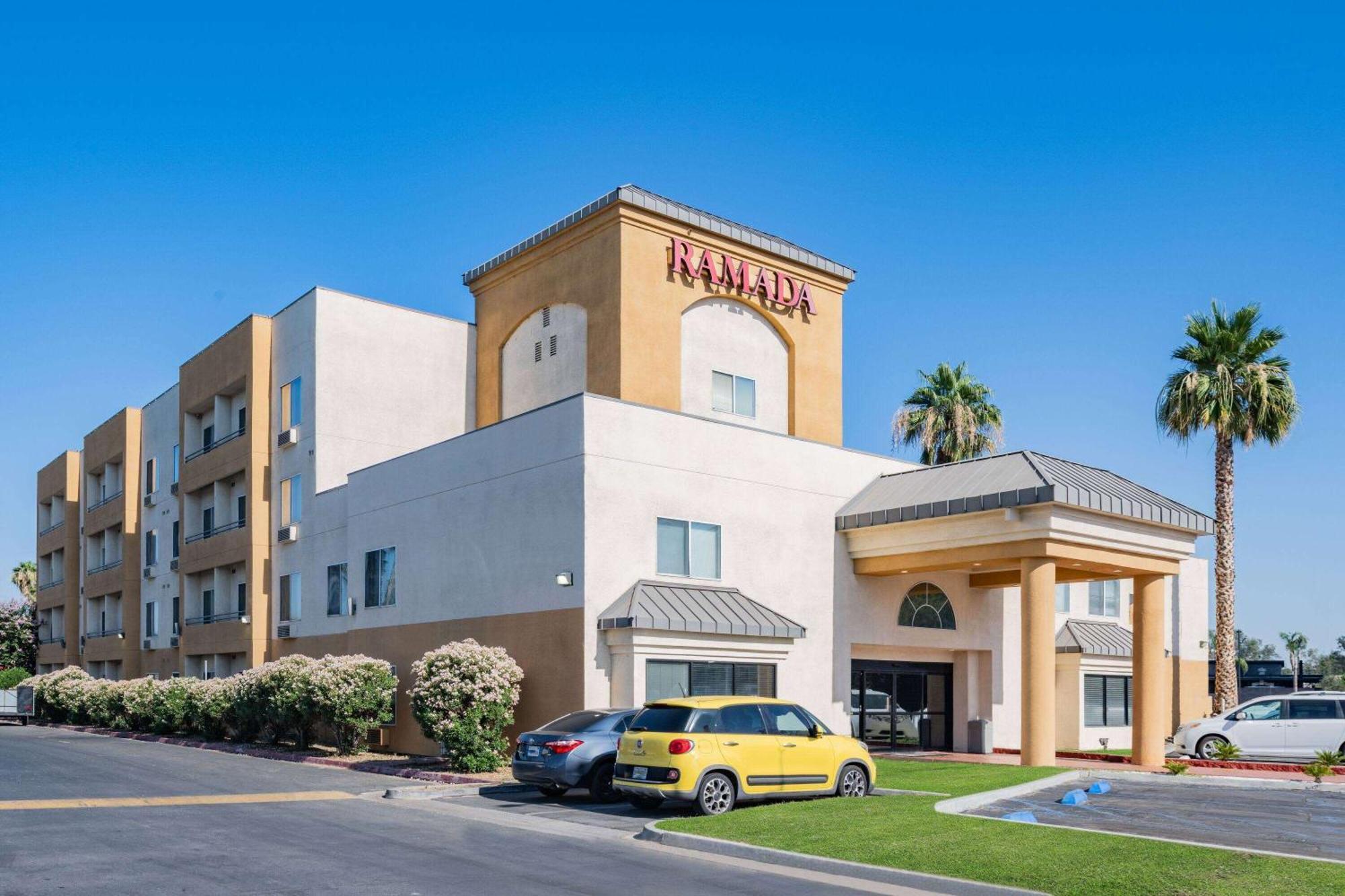 Ramada By Wyndham Bakersfield Otel Dış mekan fotoğraf
